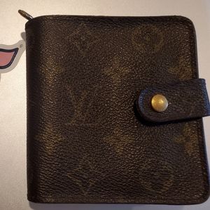 Authentic LV short wallet